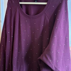 Torrid winetasting studded sweatshirt Sz6 NWOT super cute and warm!